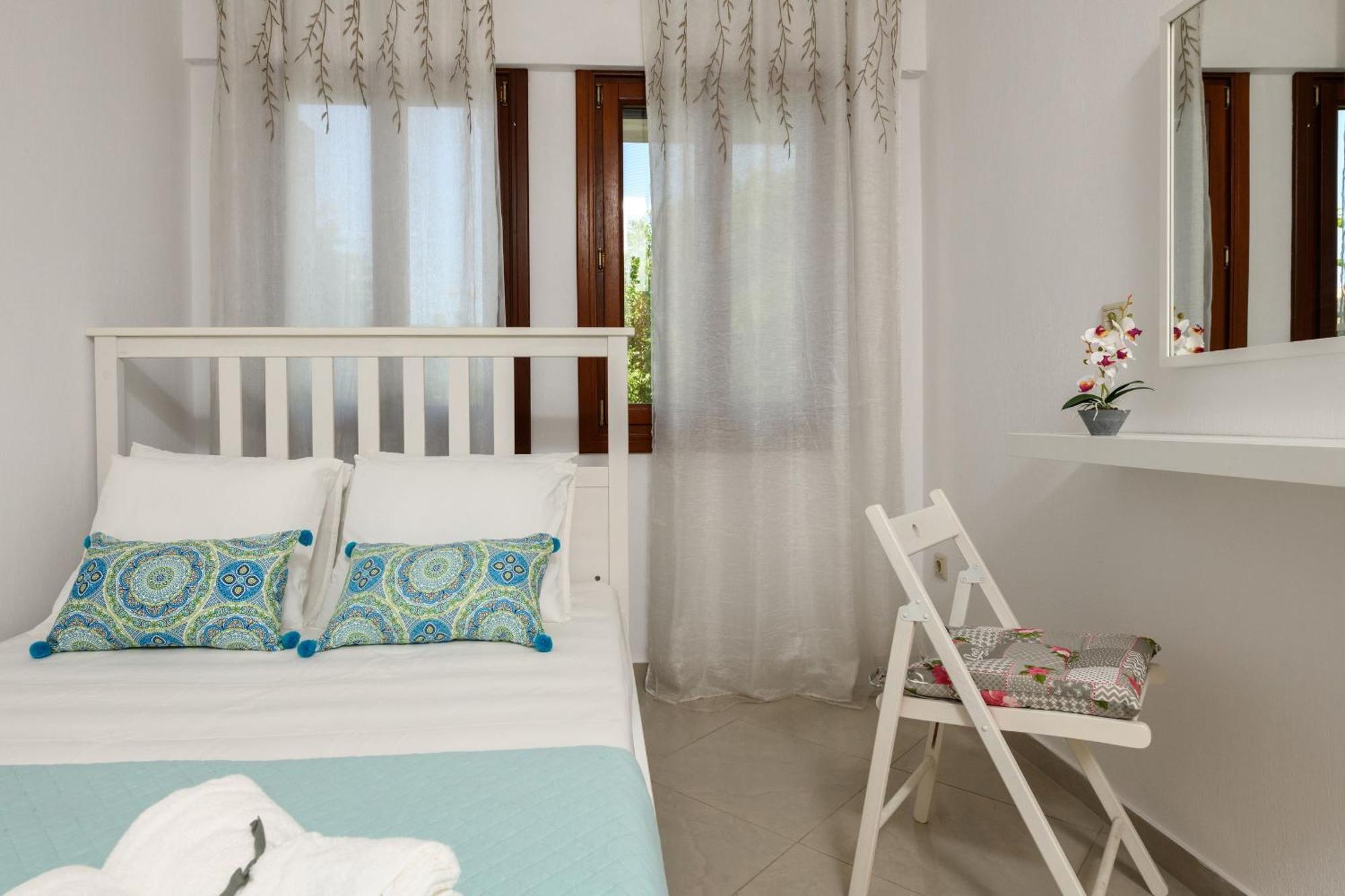 Whitegold Apartments Panagia Панагия Стая снимка