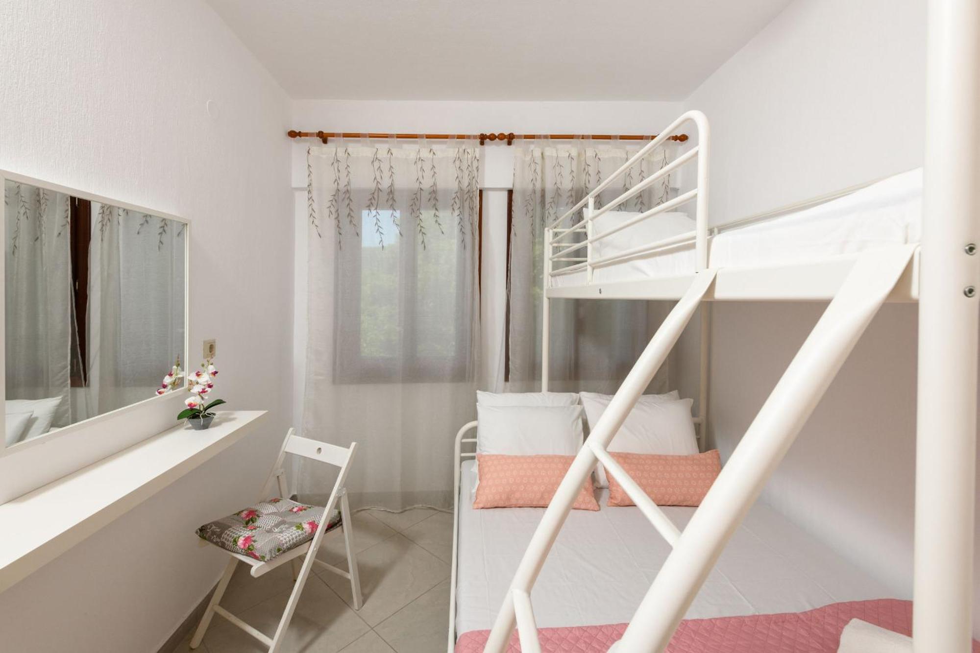 Whitegold Apartments Panagia Панагия Стая снимка