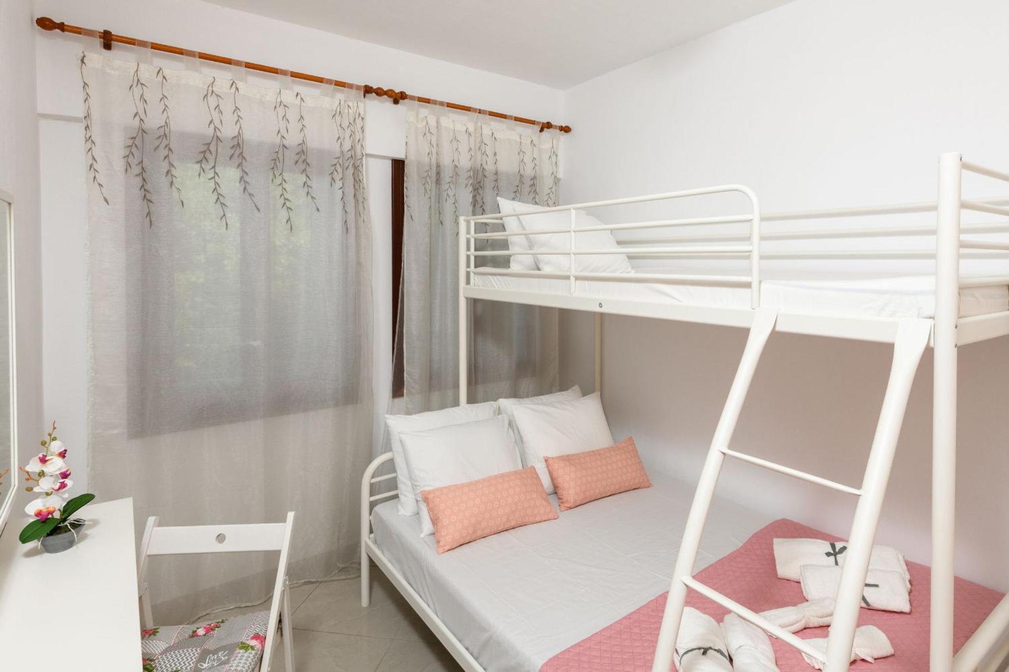 Whitegold Apartments Panagia Панагия Стая снимка