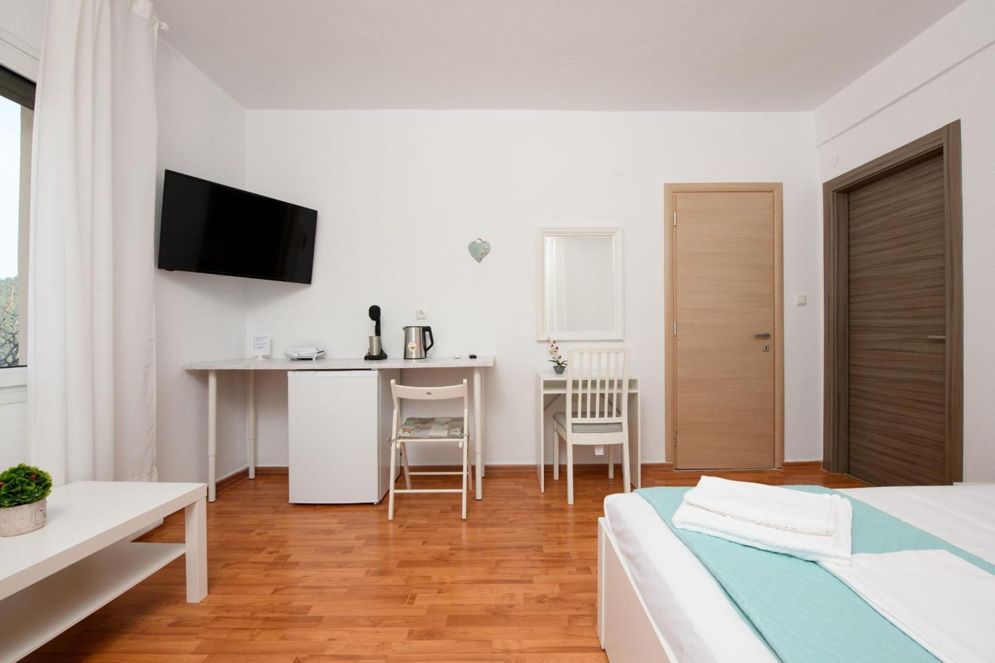 Whitegold Apartments Panagia Панагия Стая снимка