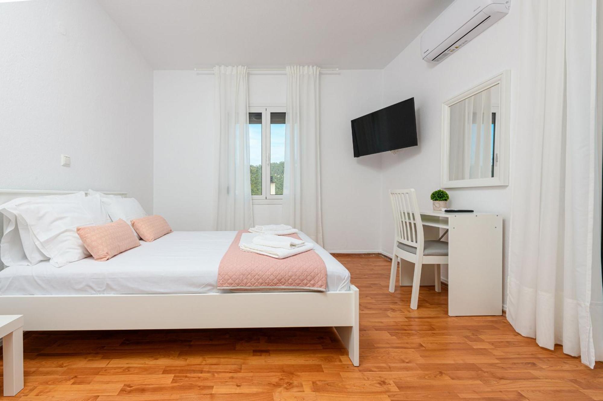 Whitegold Apartments Panagia Панагия Екстериор снимка