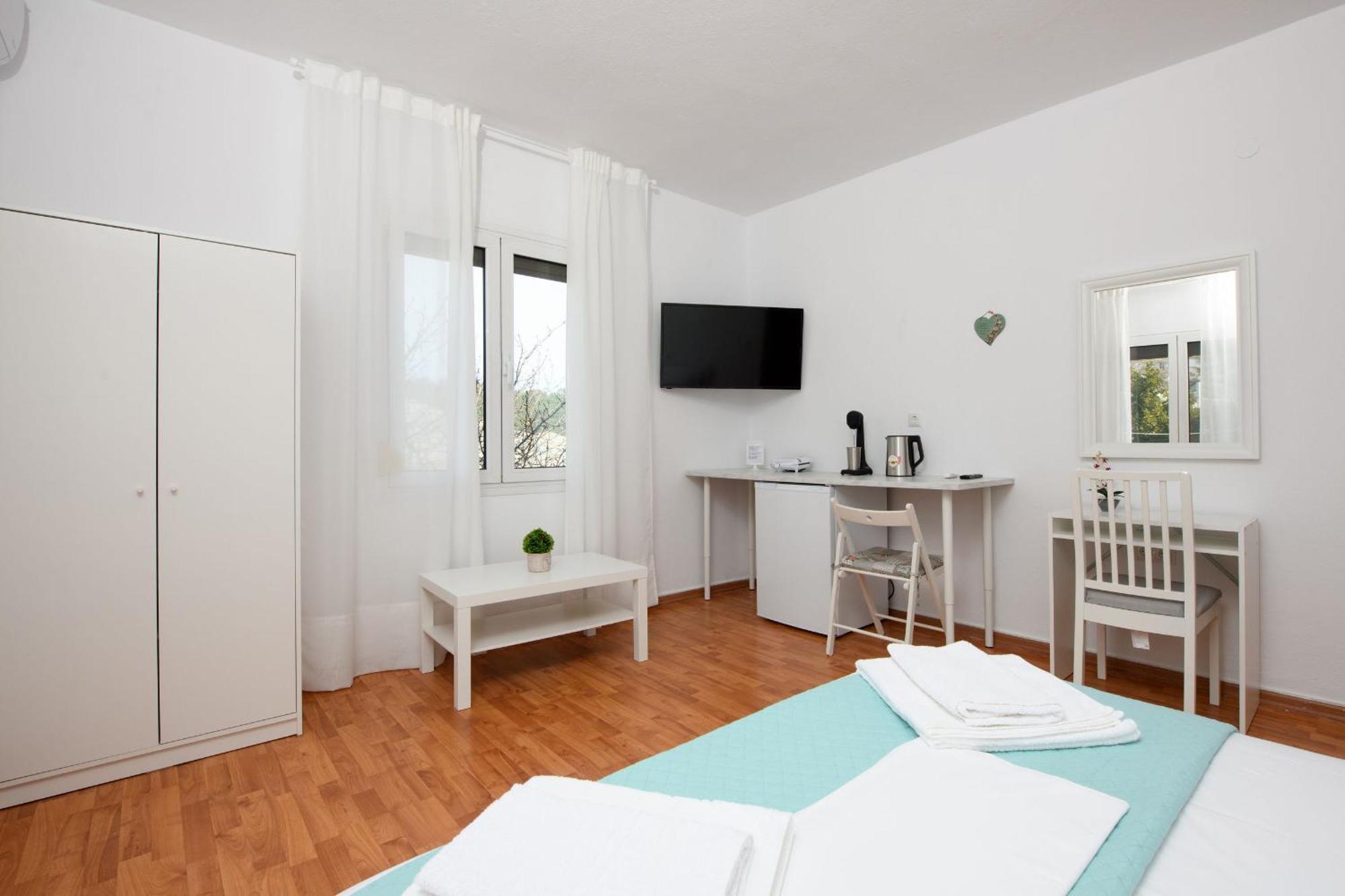 Whitegold Apartments Panagia Панагия Екстериор снимка