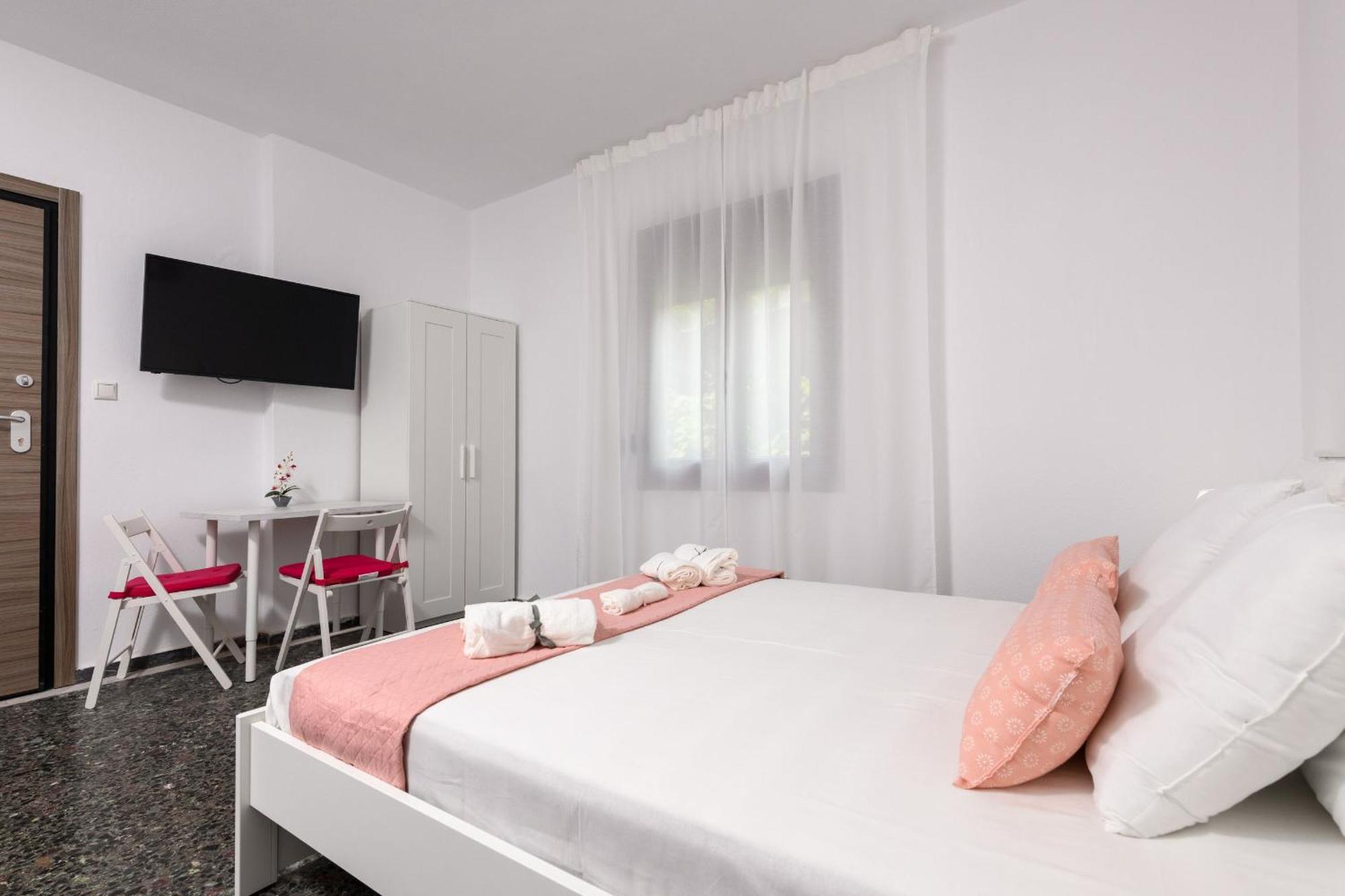 Whitegold Apartments Panagia Панагия Стая снимка